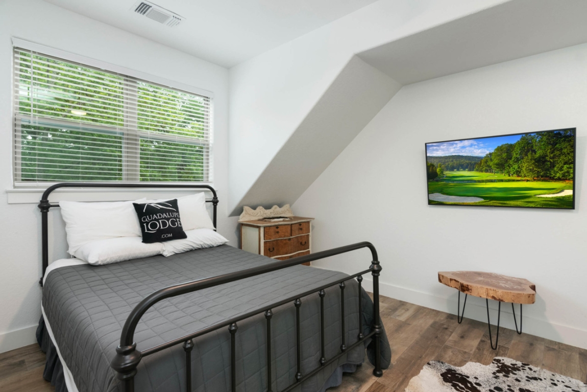 bedroom2