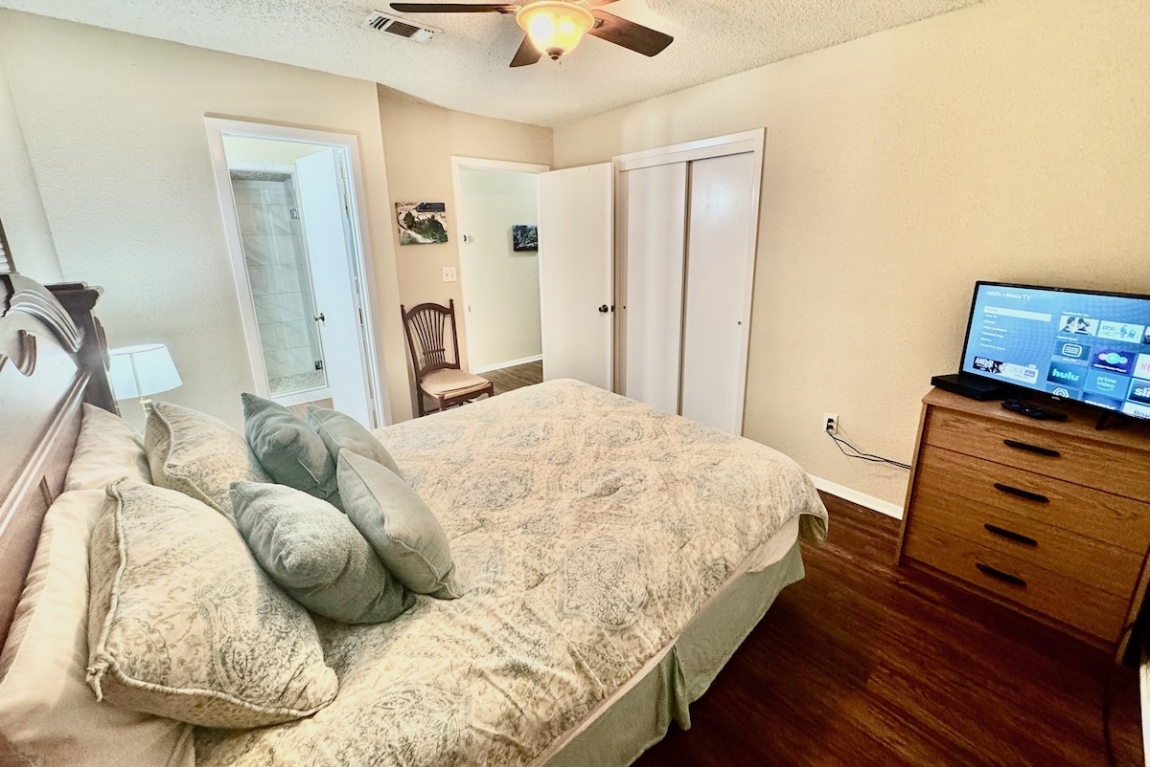 5 Guest Room 1 