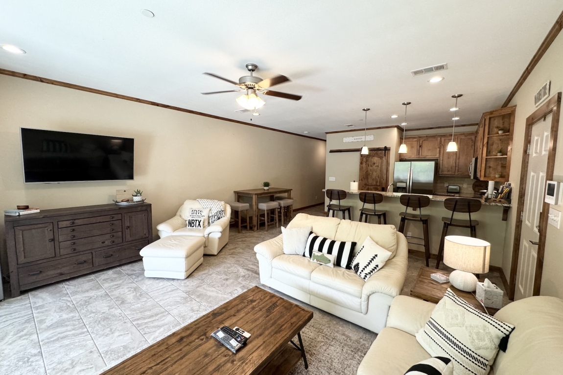 1 Living Room 4
