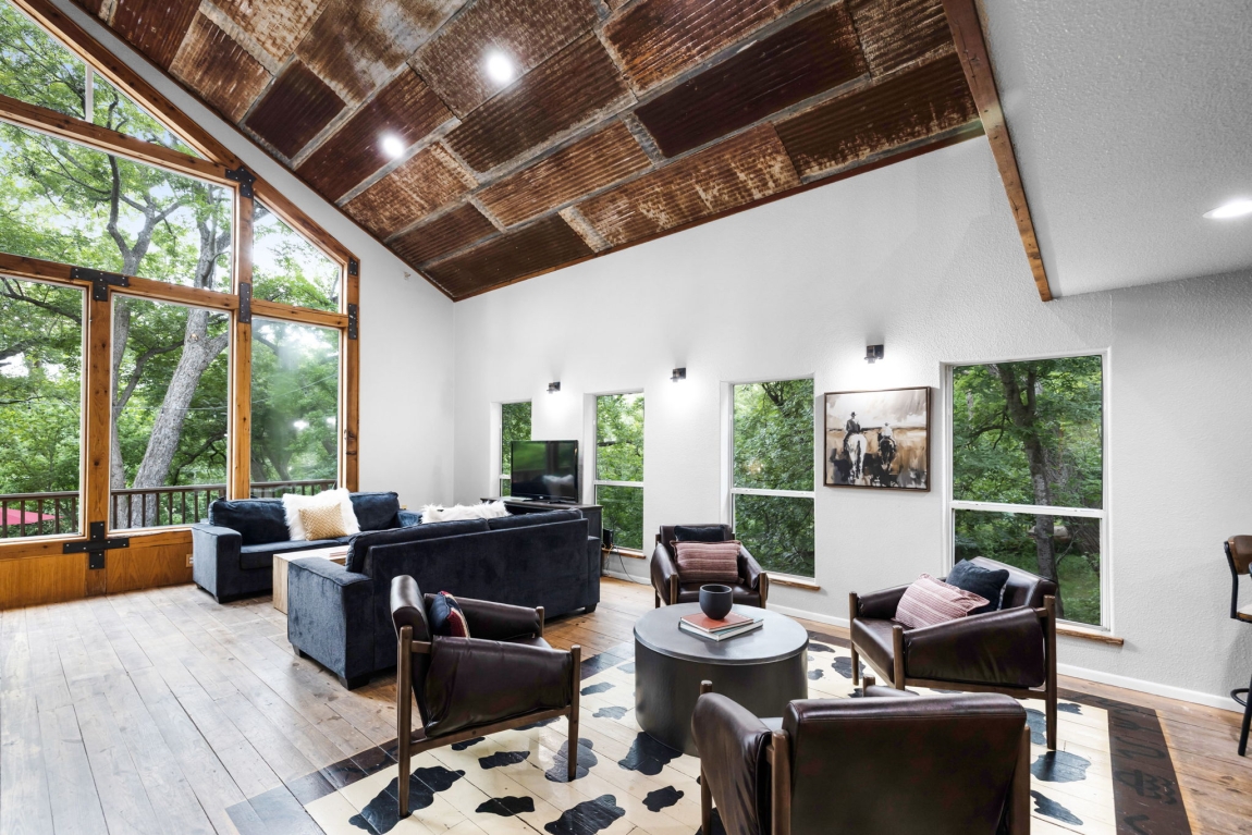 8001 RIver Rd_James_Fossum Studios_3200px_AC0A0053