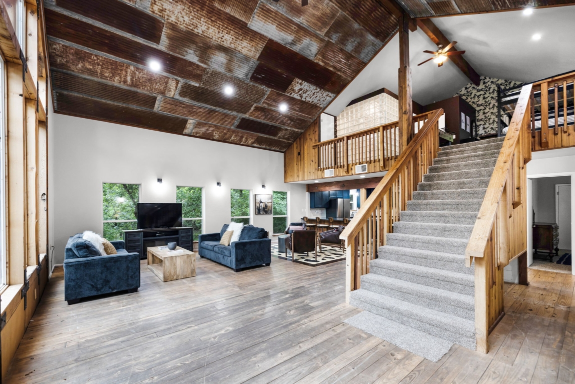 8001 RIver Rd_James_Fossum Studios_3200px_AC0A0056