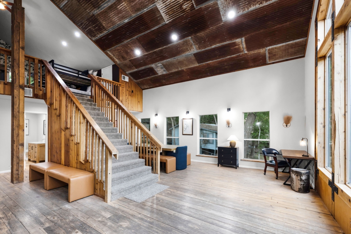8001 RIver Rd_James_Fossum Studios_3200px_AC0A0057