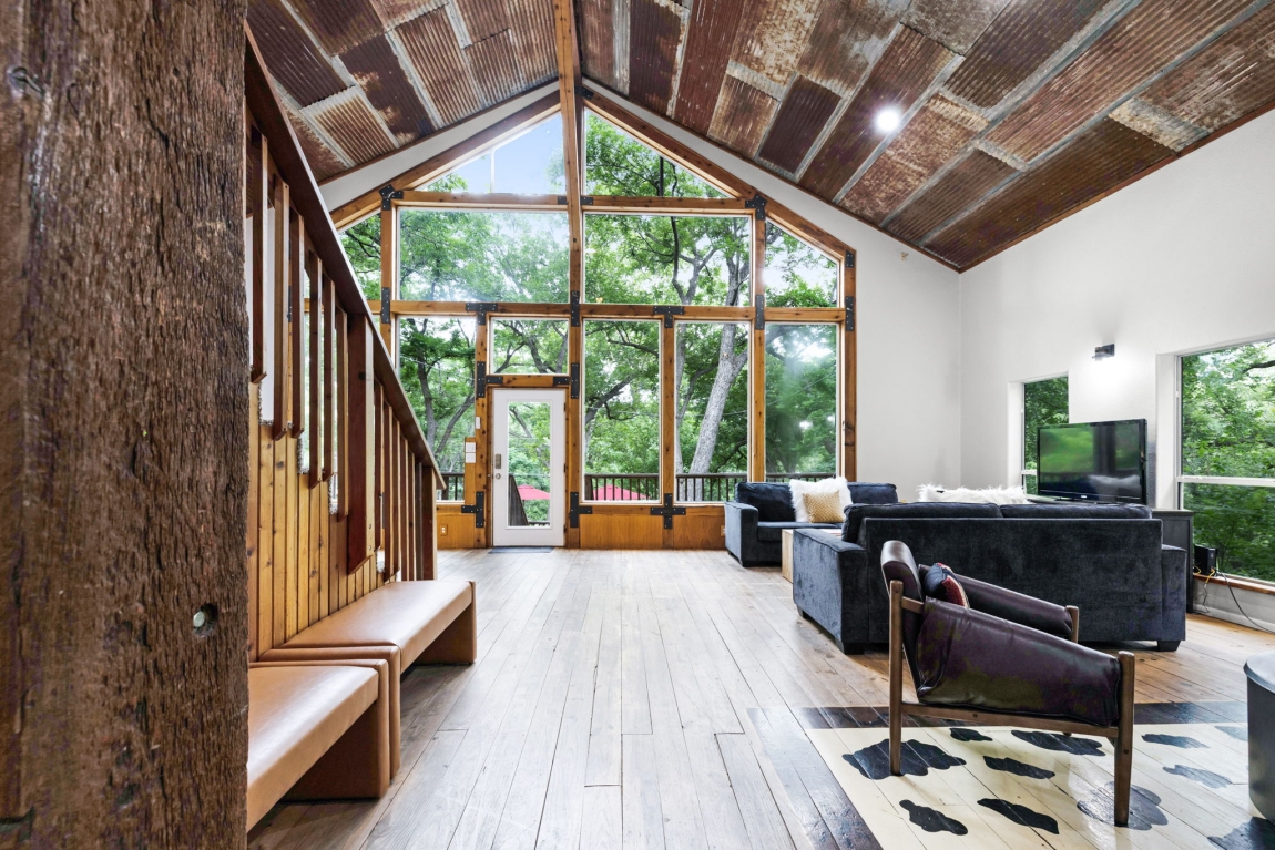 8001 RIver Rd_James_Fossum Studios_3200px_AC0A0060