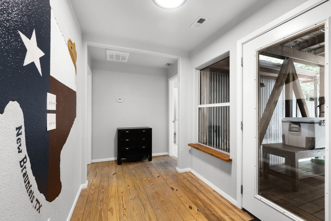 8001 RIver Rd_James_Fossum Studios_3200px_AC0A0072