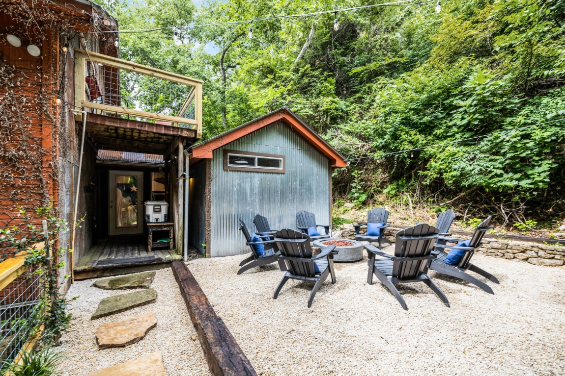 8001 RIver Rd_James_Fossum Studios_3200px_AC0A0100