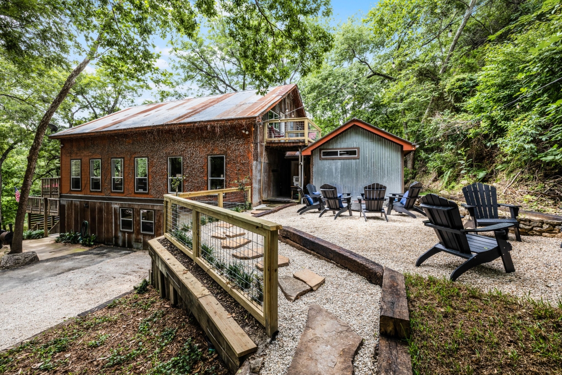 8001 RIver Rd_James_Fossum Studios_3200px_AC0A0109