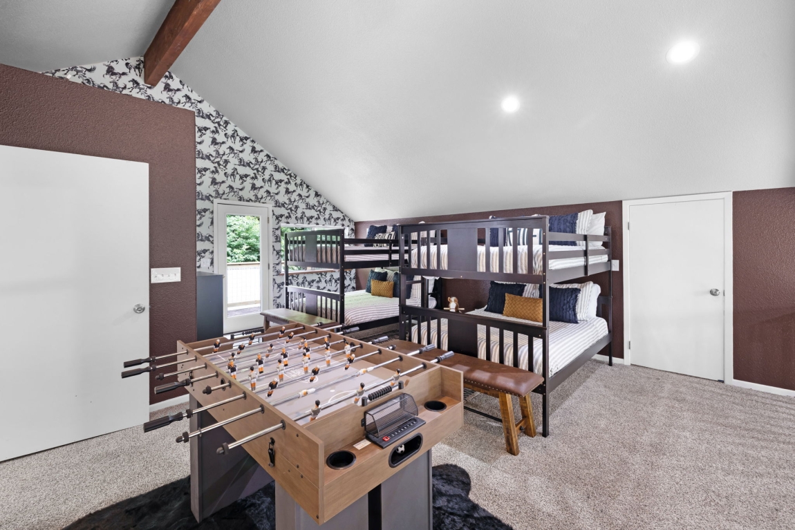 8001 RIver Rd_James_Fossum Studios_3200px_AC0A0121
