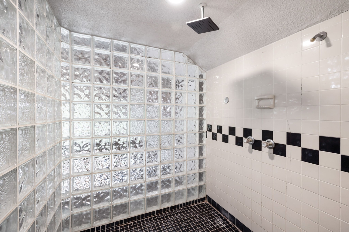 8001 RIver Rd_James_Fossum Studios_3200px_AC0A0148