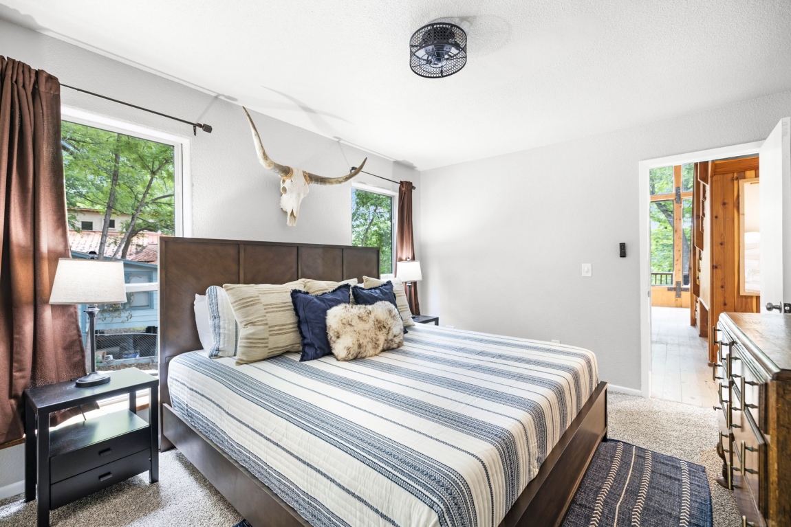8001 RIver Rd_James_Fossum Studios_3200px_AC0A0166