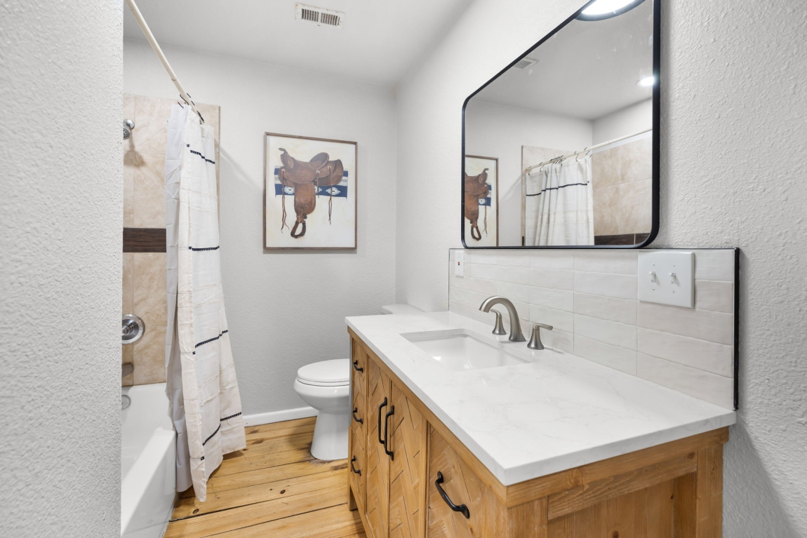 8001 RIver Rd_James_Fossum Studios_3200px_AC0A0174
