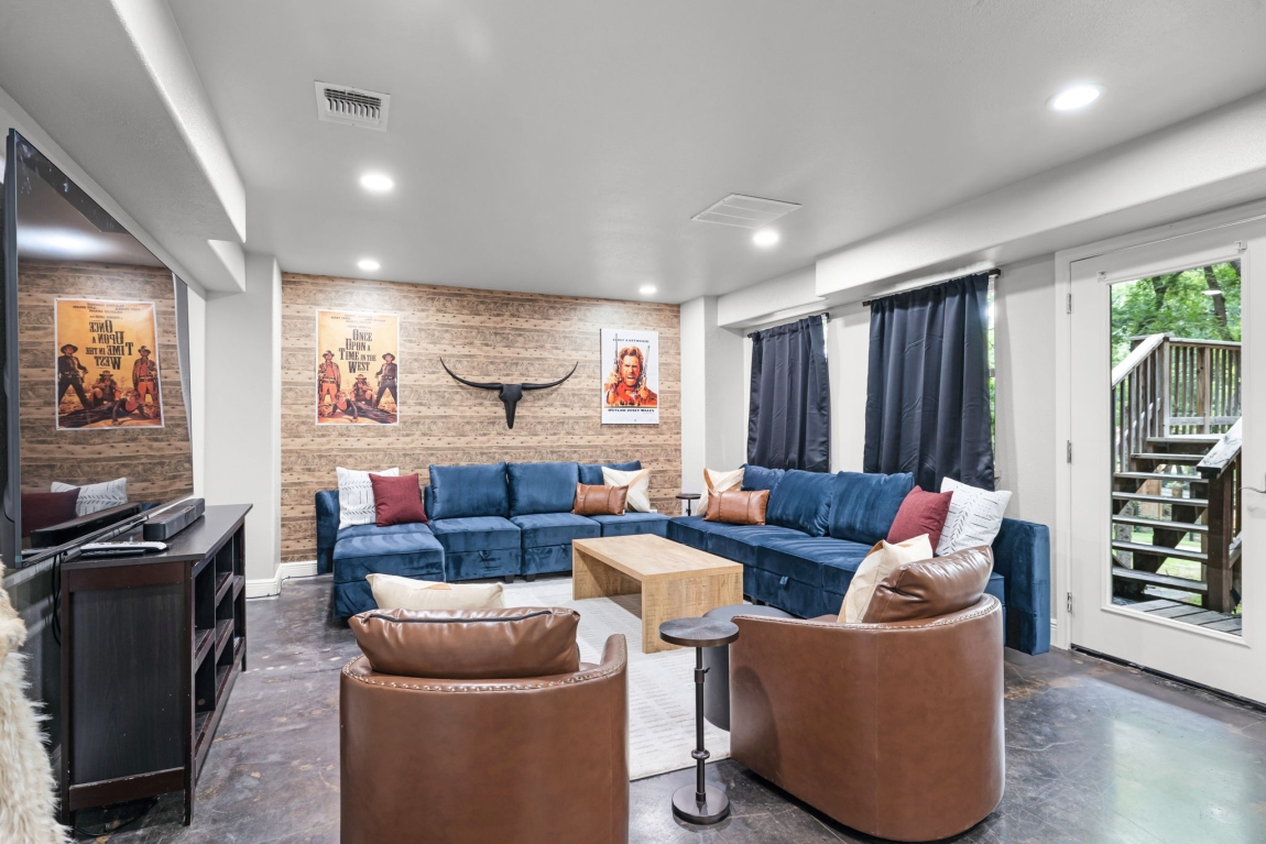 8001 RIver Rd_James_Fossum Studios_3200px_AC0A0193