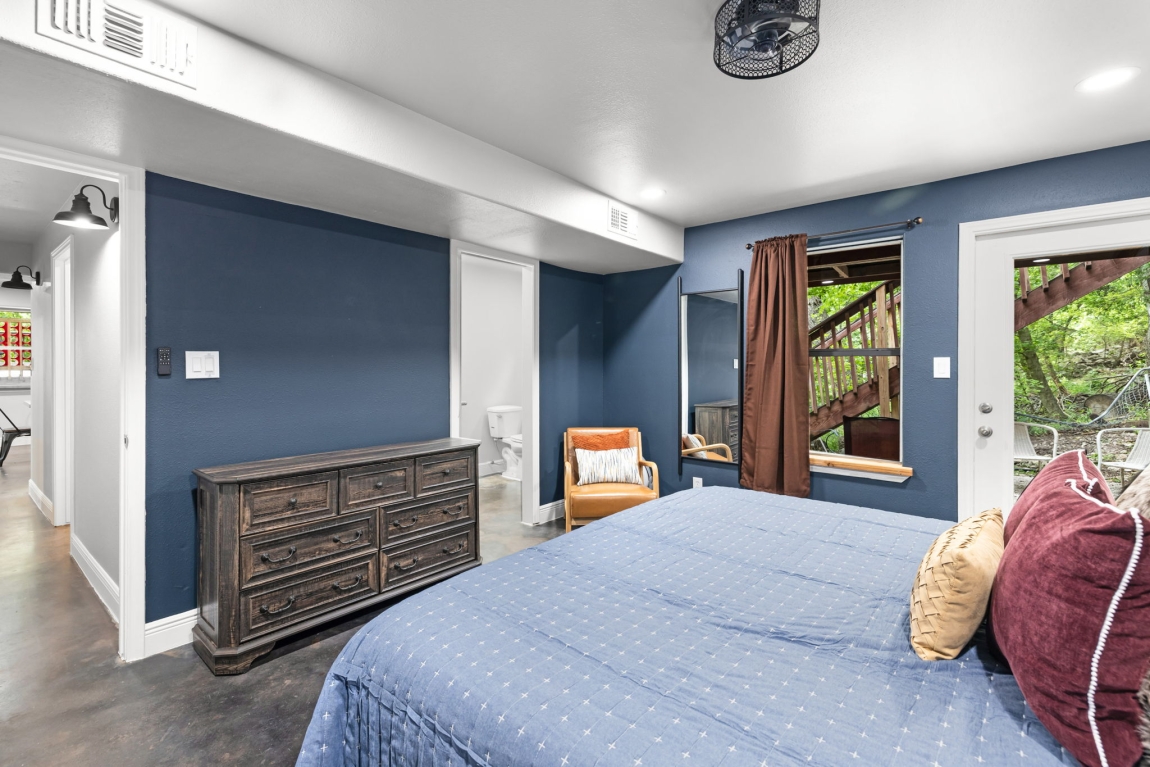 8001 RIver Rd_James_Fossum Studios_3200px_AC0A0229