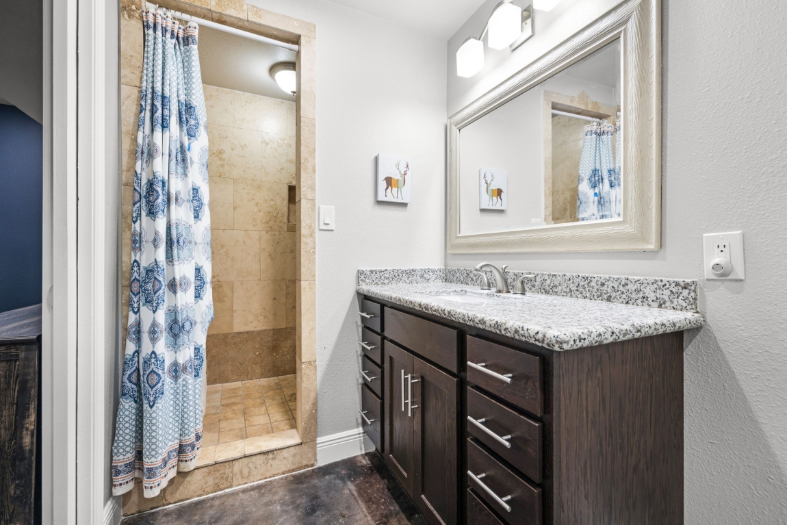 8001 RIver Rd_James_Fossum Studios_3200px_AC0A0234