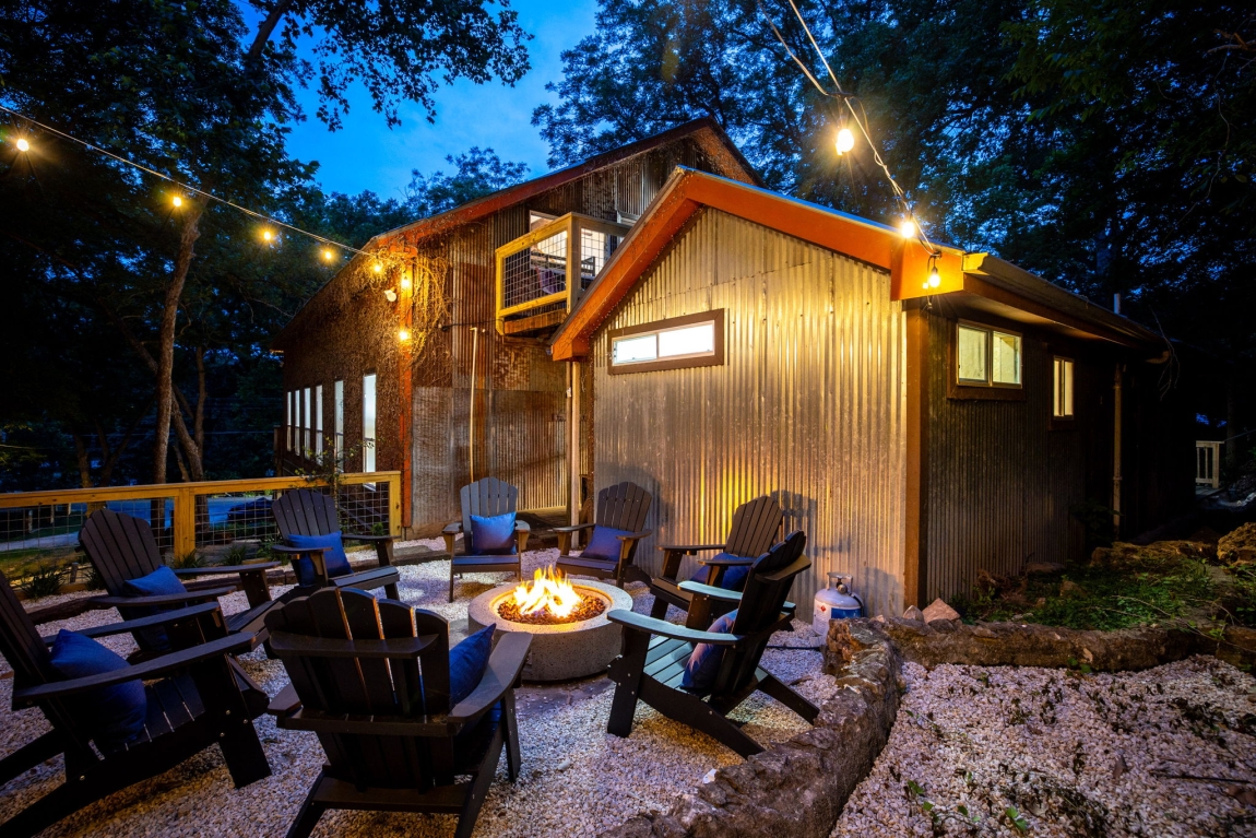 8001 RIver Rd_James_Fossum Studios_3200px_AC0A0546